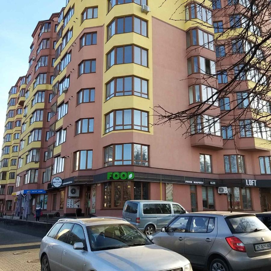 Новобудова Центр Apartment Lutsk Exterior photo