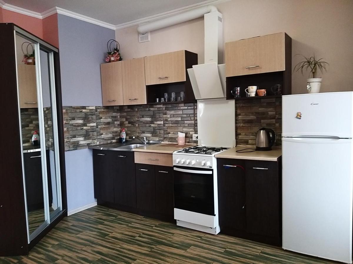 Новобудова Центр Apartment Lutsk Exterior photo