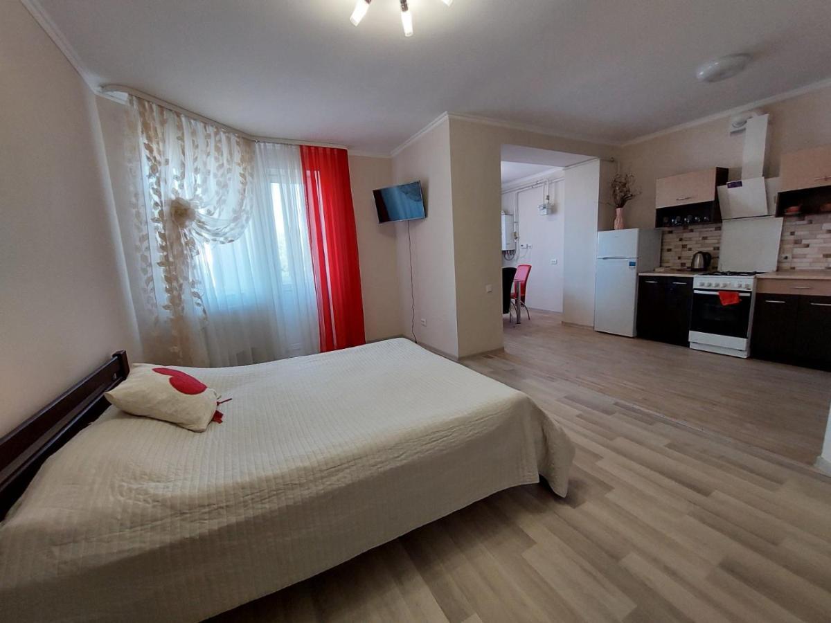 Новобудова Центр Apartment Lutsk Exterior photo