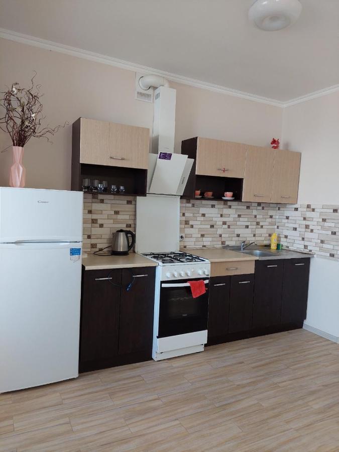 Новобудова Центр Apartment Lutsk Exterior photo